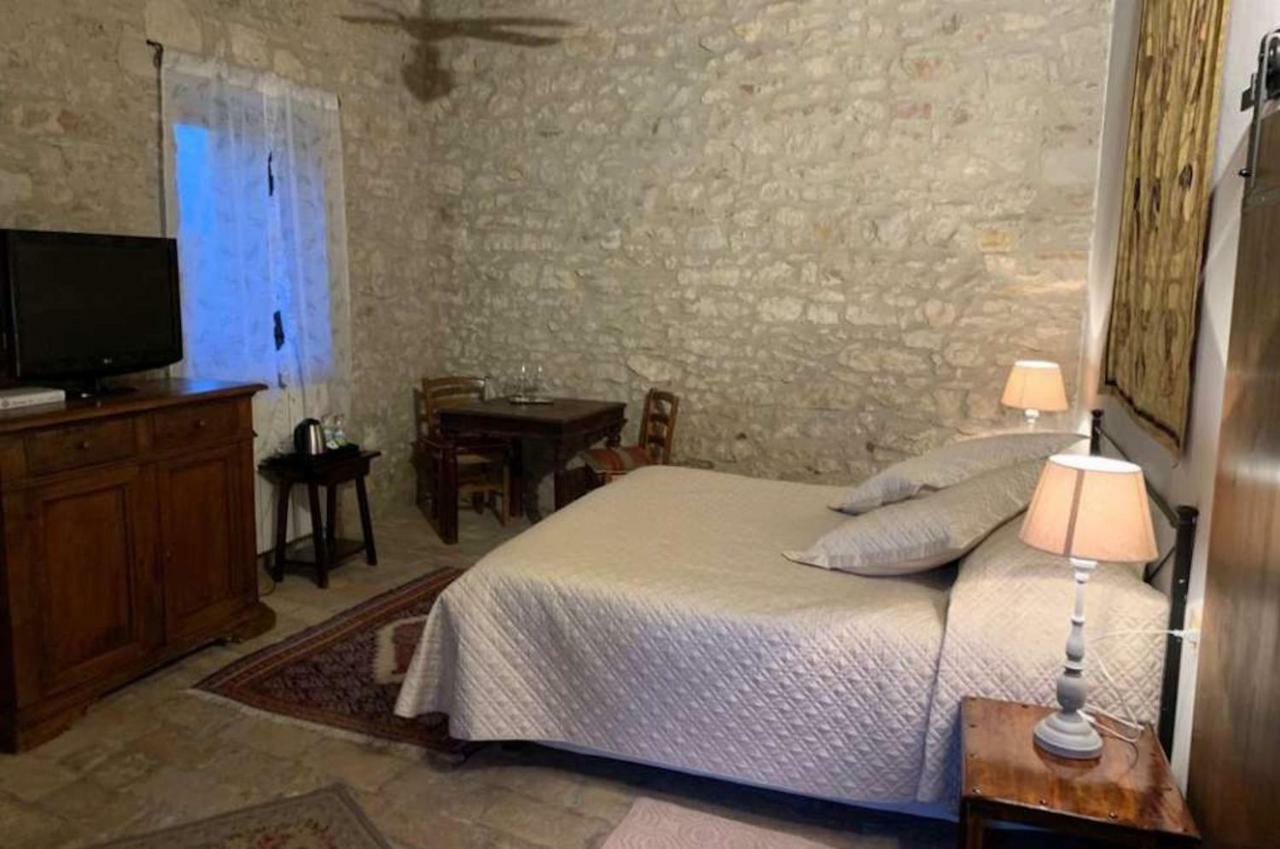 Aparthotel Castello Valenzino Pierantonio Zewnętrze zdjęcie